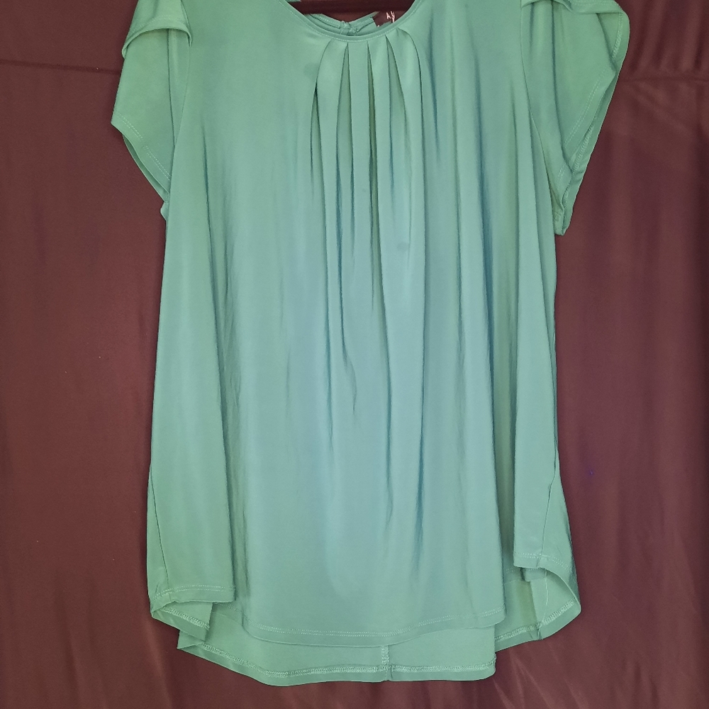 Kelly Green Blouse with Cap Sleeve